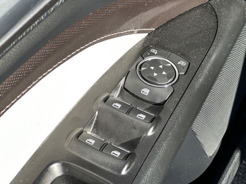 Used 2020 Ford Fusion SE w/ Equipment Group 151A image 19