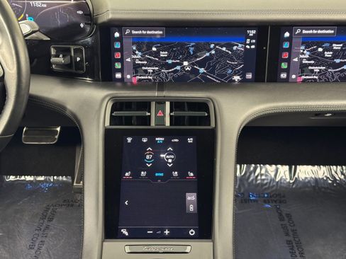 Used 2020 Porsche Taycan Turbo image 22