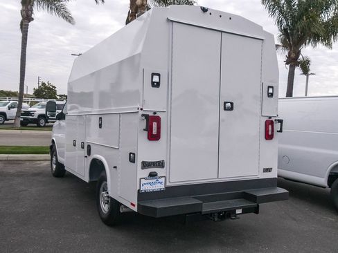 New 2026 Chevrolet Express 3500 w/ Power Convenience Package RWD image 9