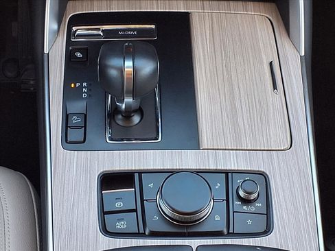 Used 2025 MAZDA CX-70 Plug-In Hybrid w/ Premium Pkg image 16