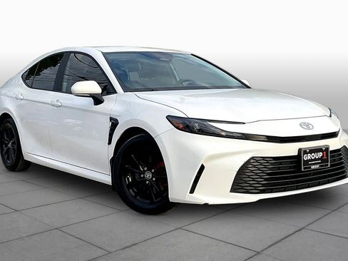 Used 2026 Toyota Camry LE w/ Convenience Package image 3