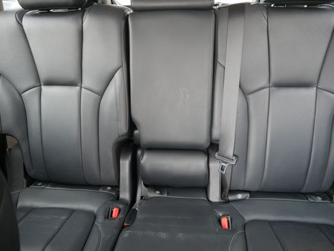 Used 2022 Subaru Ascent Limited AWD/4WD image 13