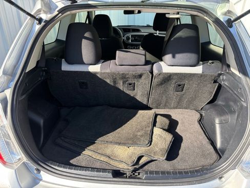 Used 2014 Toyota Yaris L image 23