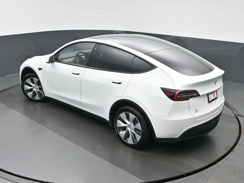 Used 2022 Tesla Model Y Long Range AWD/4WD image 34