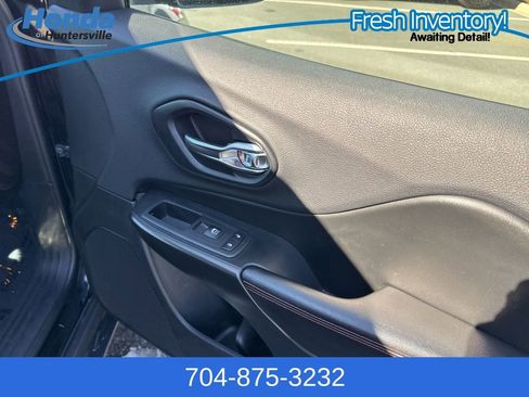 Used 2019 Jeep Cherokee Trailhawk w/ Cold Weather Group image 16