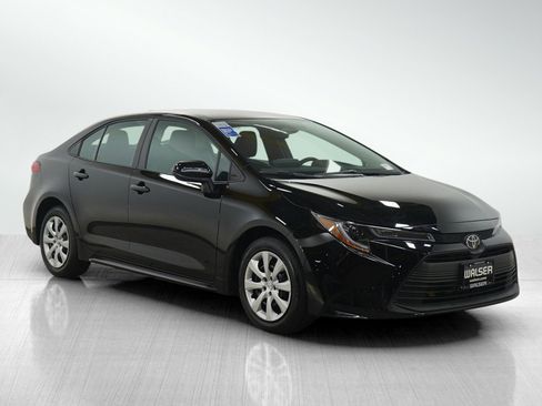 Used 2025 Toyota Corolla LE FWD image 9