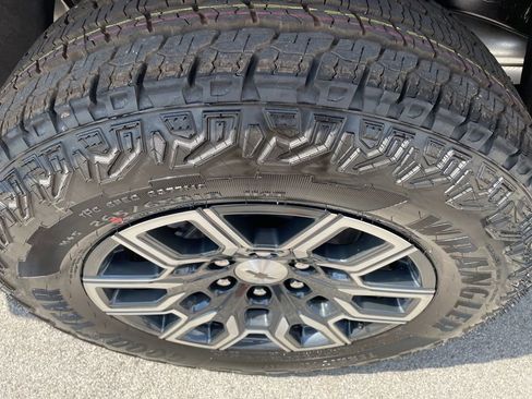 New 2026 Chevrolet Colorado Z71 w/ Technology Package AWD/4WD image 32