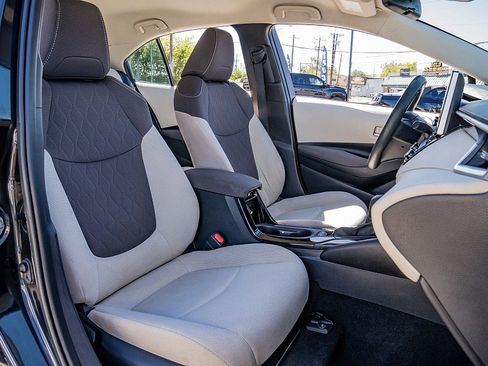 Used 2021 Toyota Corolla LE image 20