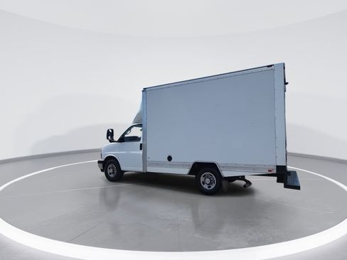 Used 2017 Chevrolet Express 3500 image 6