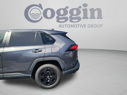 Used 2025 Toyota RAV4 LE FWD image 31