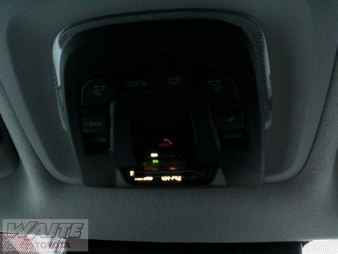 Certified 2023 Toyota Corolla Cross XLE image 17