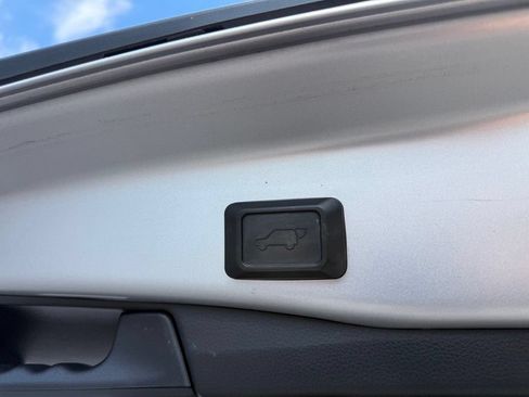 Certified 2019 Toyota RAV4 Limited w/ Cold Weather Package AWD/4WD image 19