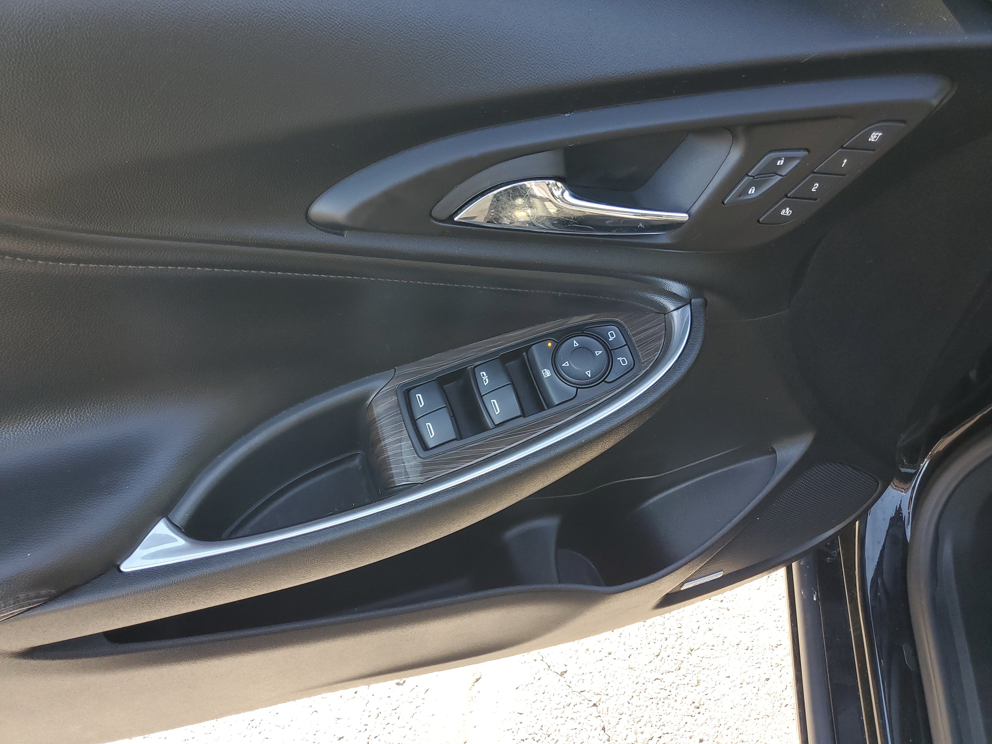 Used 2023 Chevrolet Malibu LT FWD image 19