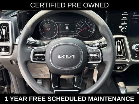 Used 2023 Kia Sorento LX FWD image 18