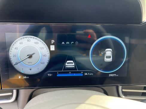 Used 2024 Hyundai Elantra SEL image 21