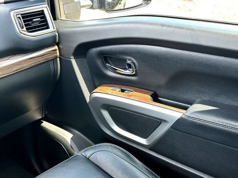 Used 2018 Nissan Titan SL w/ Texas Titan Edition AWD/4WD image 27