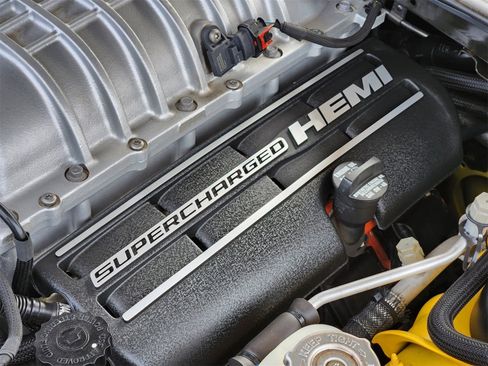 Used 2017 Dodge Challenger SRT Hellcat image 40