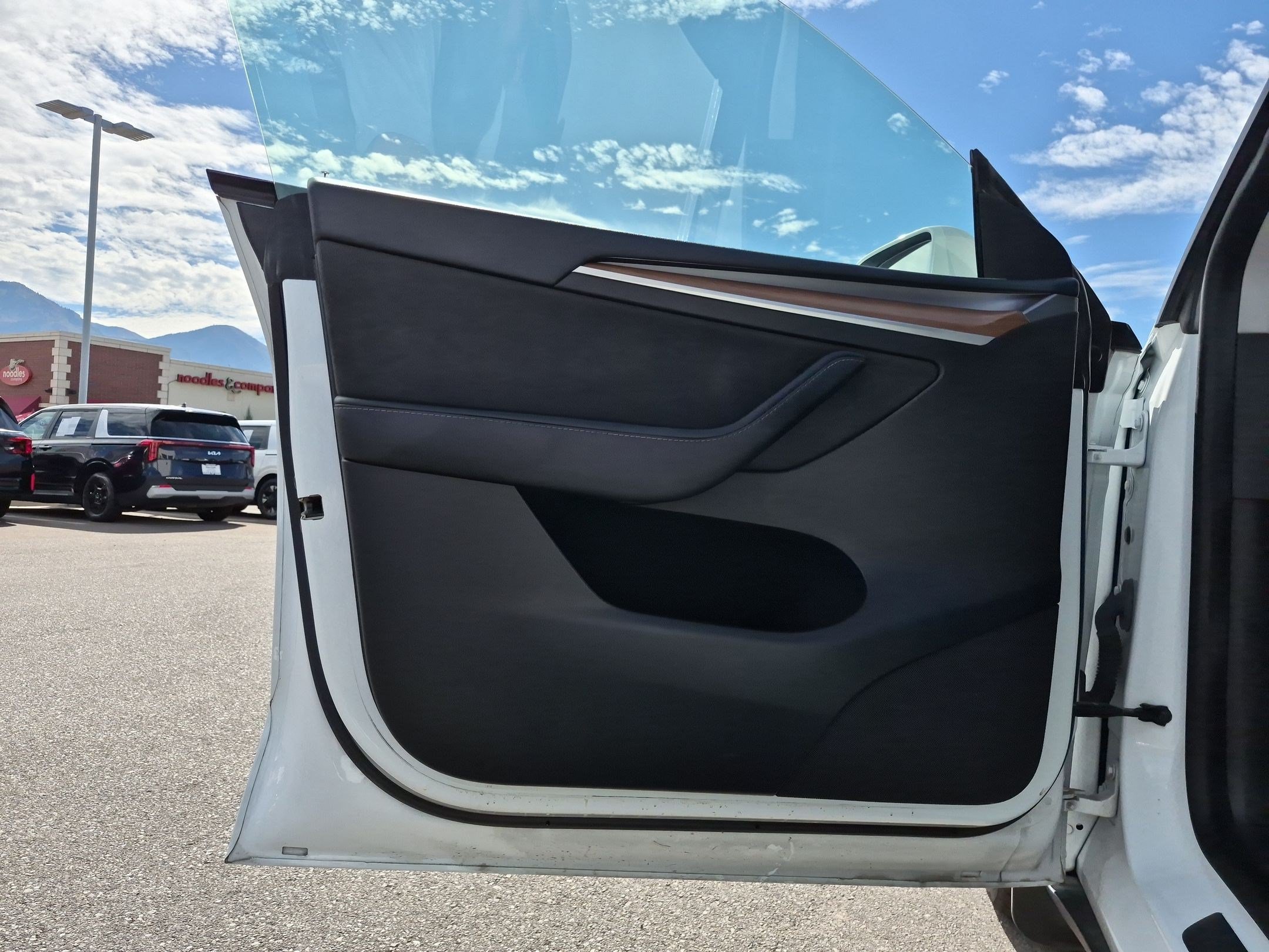 Used 2023 Tesla Model Y Long Range AWD/4WD image 15