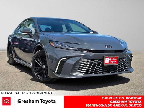 Used 2025 Toyota Camry SE AWD/4WD image 1