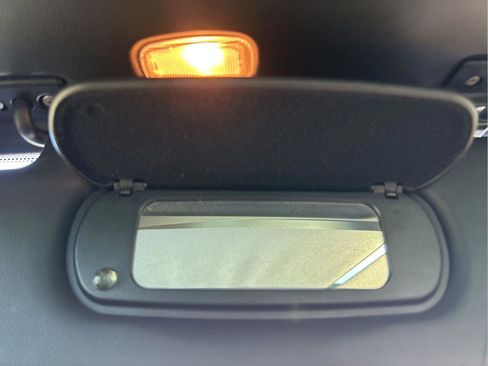 Used 2011 Mercedes-Benz SL 550 image 34