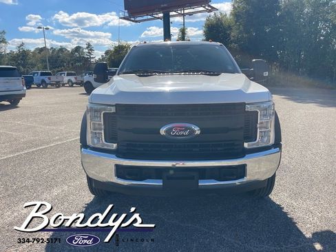 Used 2018 Ford F450 XL w/ Power Equipment Group image 3