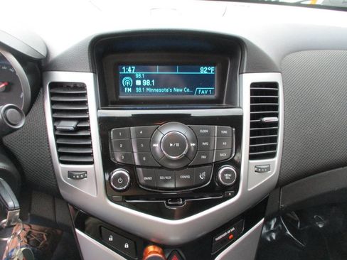 Used 2014 Chevrolet Cruze LT FWD image 25