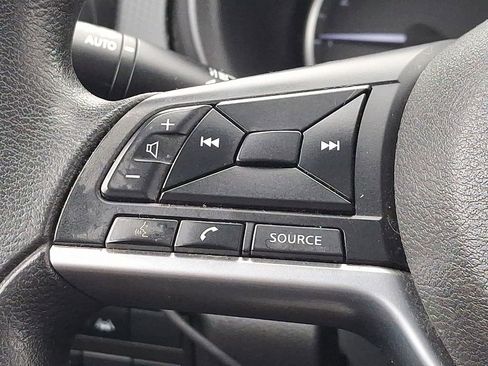 Used 2021 Nissan Kicks S image 20