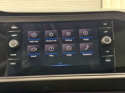 Used 2021 Volkswagen Jetta SEL Premium FWD image 19