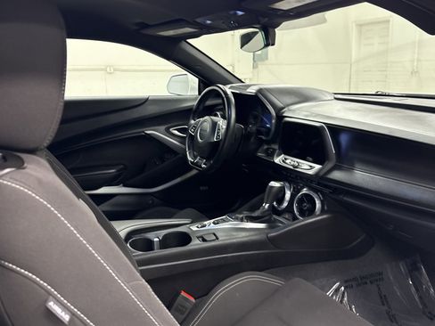 Used 2024 Chevrolet Camaro LT w/ Technology Package image 16