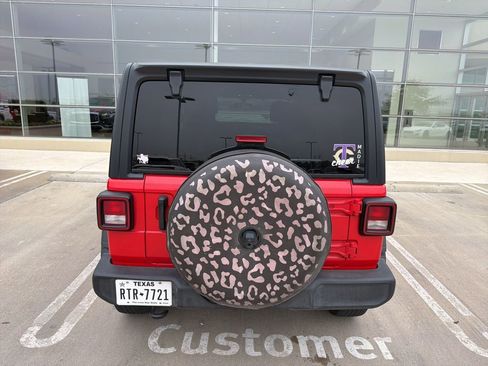 Used 2022 Jeep Wrangler Unlimited Sport image 12