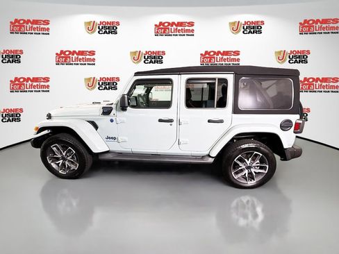 Used 2024 Jeep Wrangler Unlimited w/ Convenience Group image 13