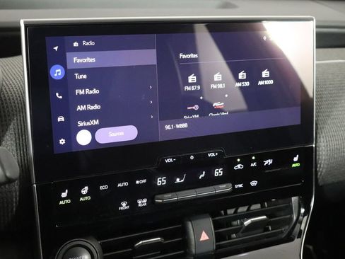 Used 2023 Subaru Solterra AWD image 33