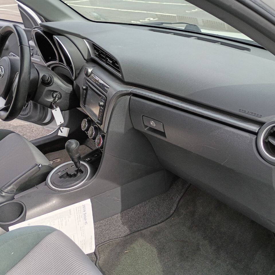 Used 2014 Scion tC FWD image 20