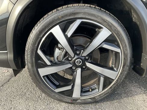 Certified 2022 Nissan Rogue Sport SL image 9