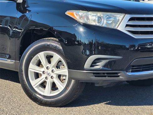 Used 2013 Toyota Highlander FWD image 4