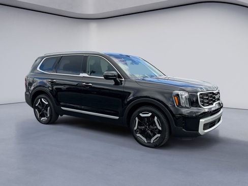 Used 2023 Kia Telluride S image 7
