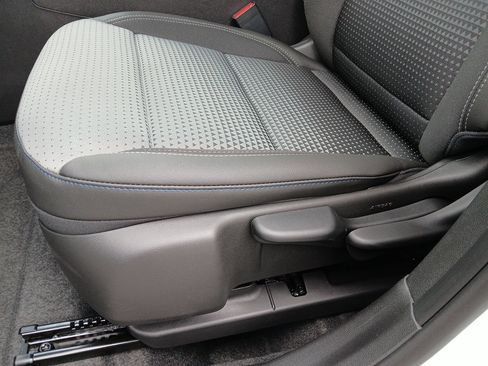 New 2026 Chevrolet Trax LT w/ Driver Confidence Package image 18