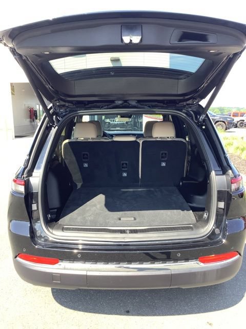 Certified 2025 Jeep Grand Cherokee Limited AWD/4WD image 21