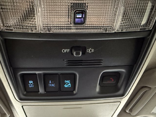 Used 2020 Toyota 4Runner SR5 AWD/4WD image 22
