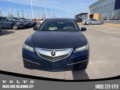 Used 2017 Acura TLX image 2