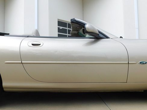 Used 2000 Jaguar XK8 Convertible RWD image 29