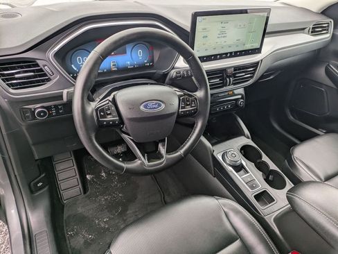 Used 2025 Ford Escape Platinum image 10