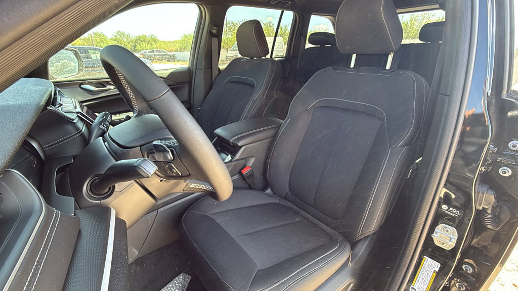 New 2027 Jeep Grand Cherokee Laredo X RWD image 14