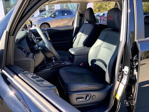Used 2024 Toyota 4Runner TRD Off-Road Premium image 7