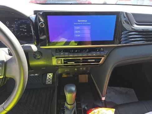 Used 2025 Toyota Camry XSE image 7