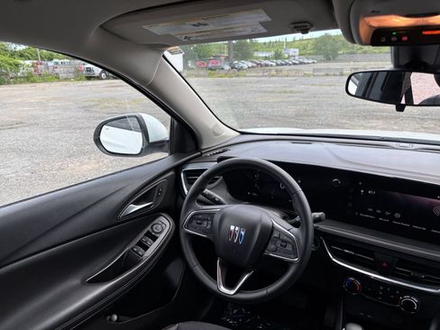 Used 2025 Buick Encore GX Preferred FWD image 30
