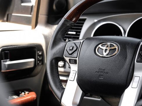 Used 2017 Toyota Sequoia Platinum AWD/4WD image 19