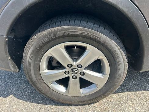 Used 2015 Toyota RAV4 XLE AWD/4WD image 4