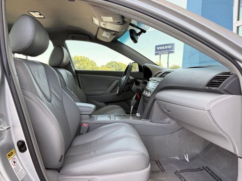 Used 2010 Toyota Camry LE FWD image 21