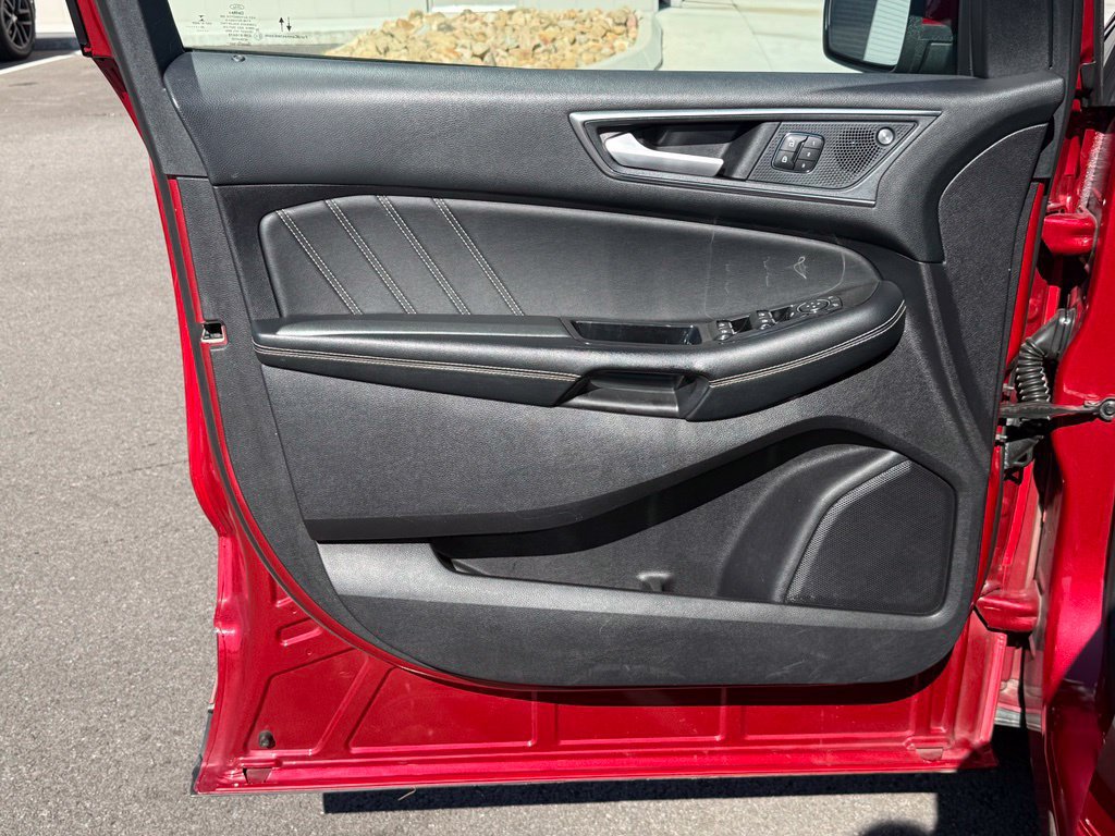 Used 2020 Ford Edge ST w/ Equipment Group 401A AWD/4WD image 19